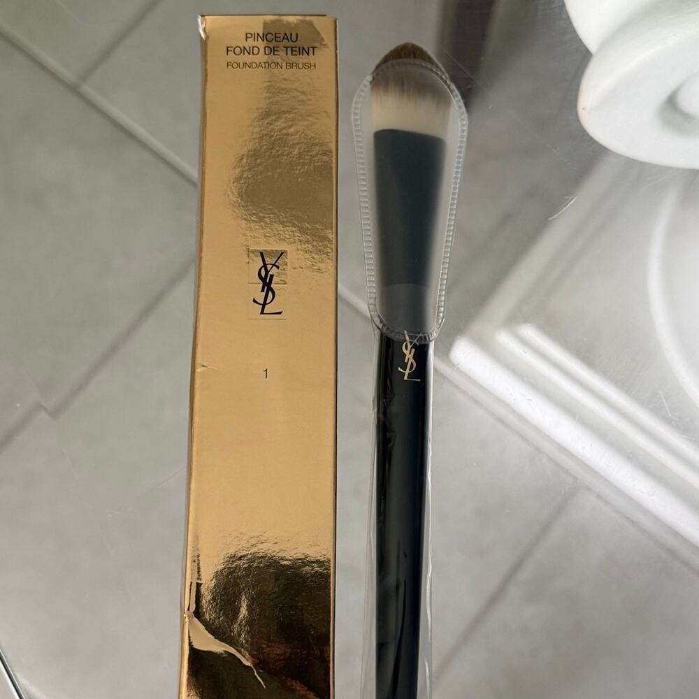 YSL Foundation Brush No. 1 – Brand New in Box – Authentic Yves Saint Laurent